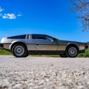 DeLorean DMC-12